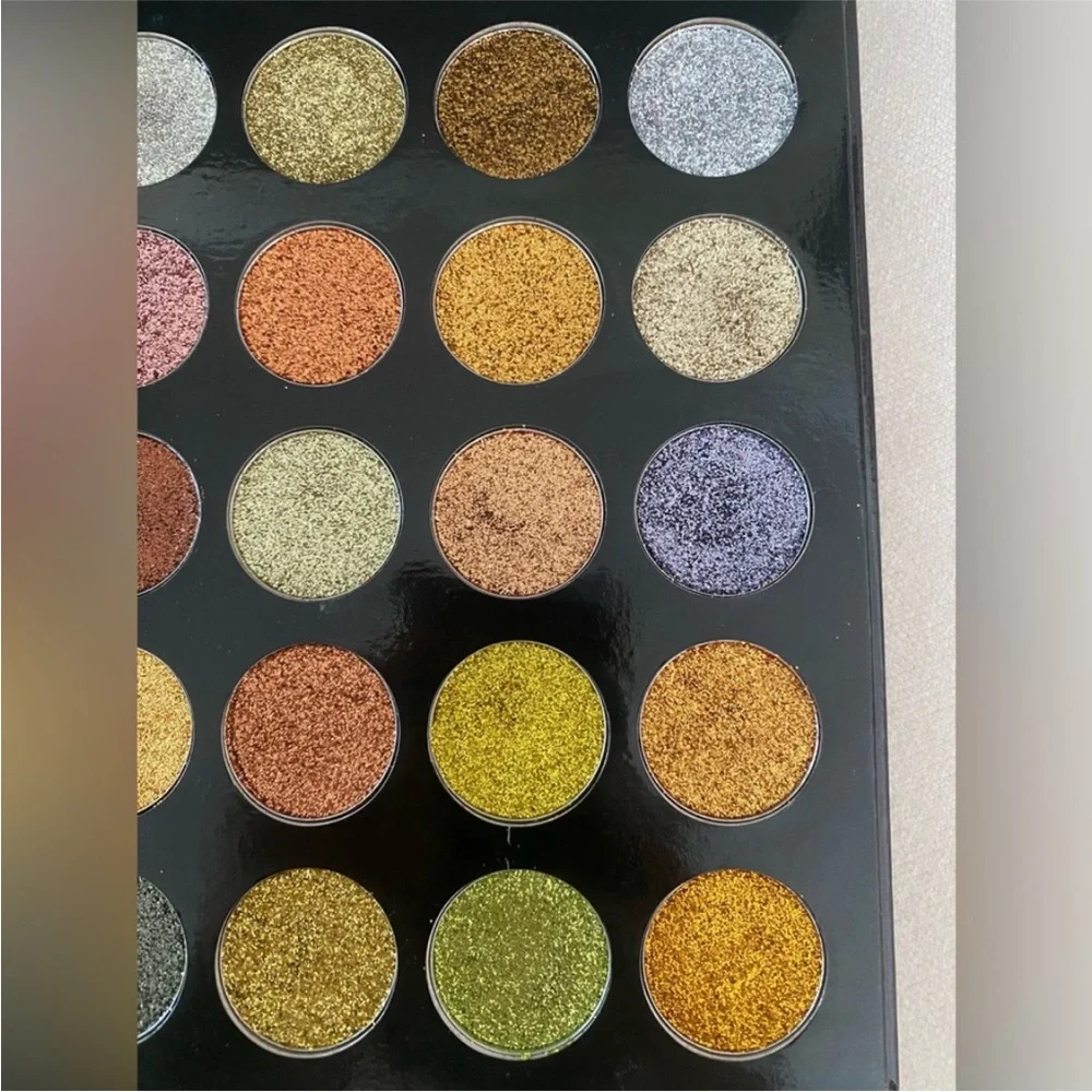 Hypnotize Glitter Eyeshadow Palette